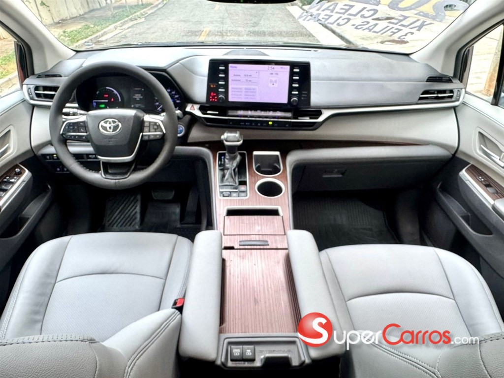2021 Toyota Sienna XLE — foto 4 / 12