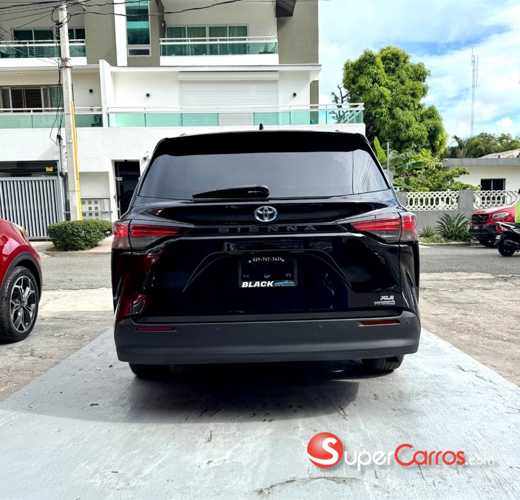 2021 Toyota Sienna XLE — foto 5 / 12