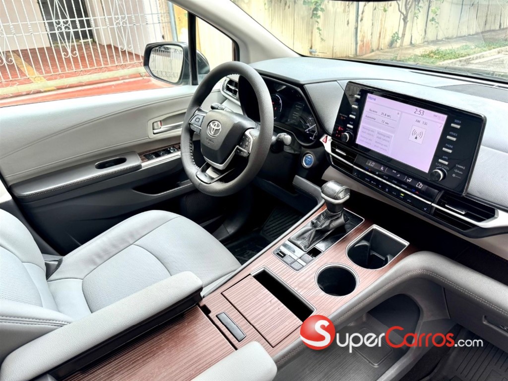 2021 Toyota Sienna XLE — foto 7 / 12