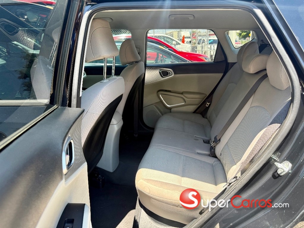 2022 Kia Soul LX — foto 8 / 12