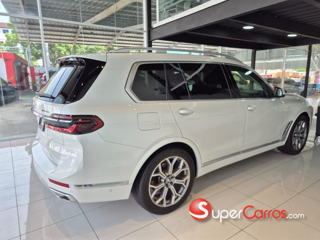 2023 BMW X 7 XDRIVE 40i — foto 5 / 11