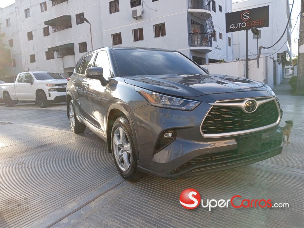 2020 Toyota Highlander LE