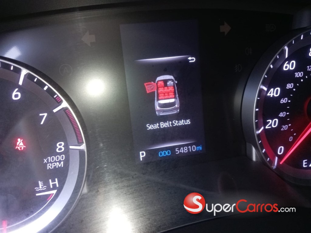 2020 Toyota Highlander LE — foto 6 / 8