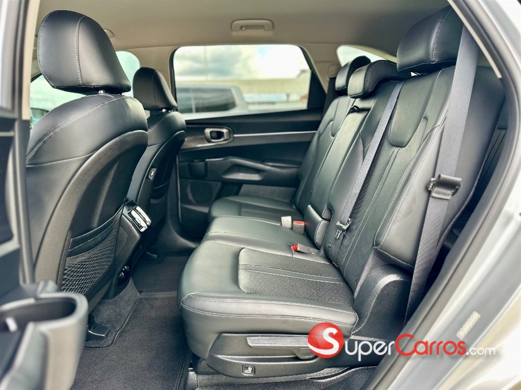 2021 Kia Sorento S — foto 10 / 12