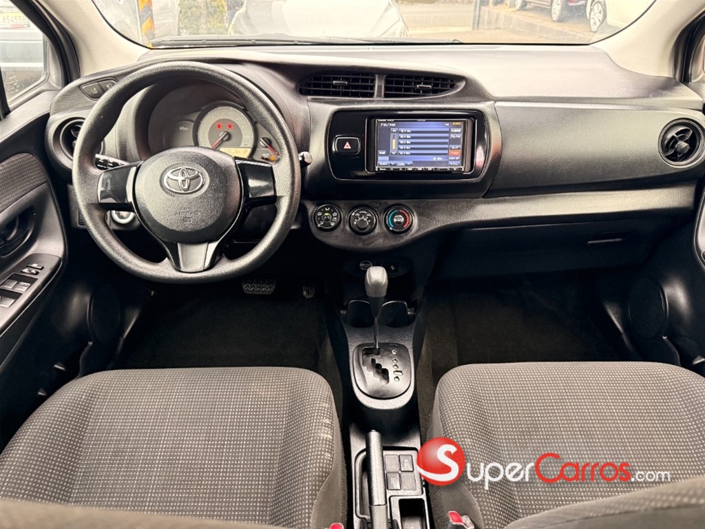 2020 Toyota VITZ — foto 6 / 12
