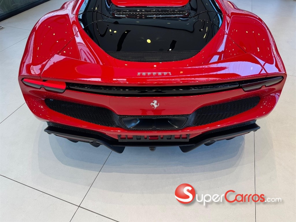 2024 Ferrari 296 GTS — foto 5 / 12