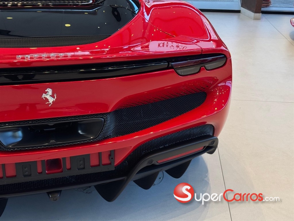 2024 Ferrari 296 GTS — foto 6 / 12