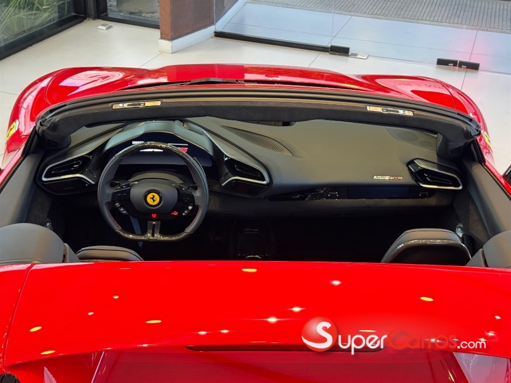 2024 Ferrari 296 GTS — foto 7 / 12