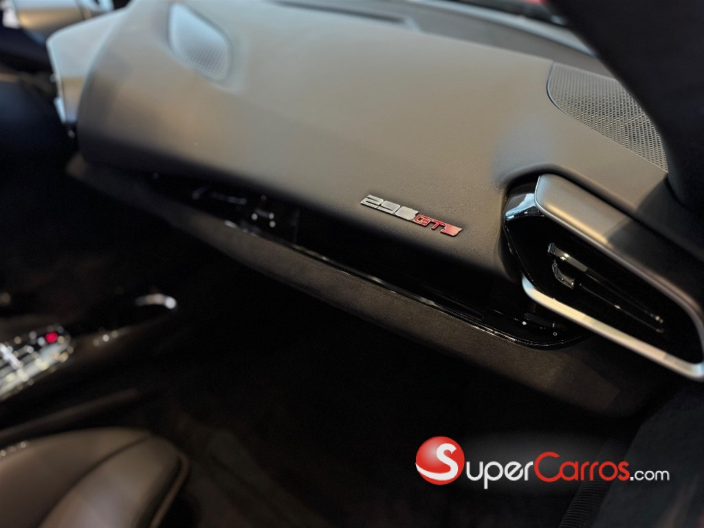 2024 Ferrari 296 GTS — foto 9 / 12