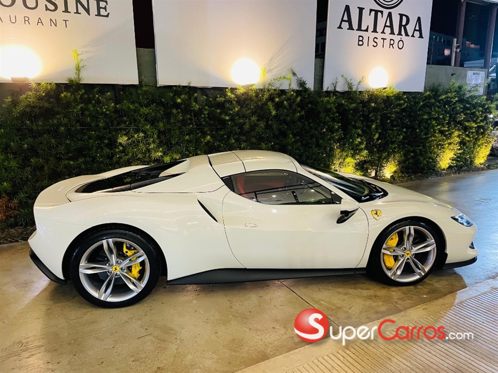 2024 Ferrari 296 GTS — foto 4 / 12