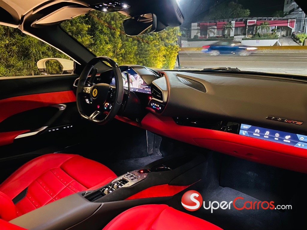 2024 Ferrari 296 GTS — foto 8 / 12