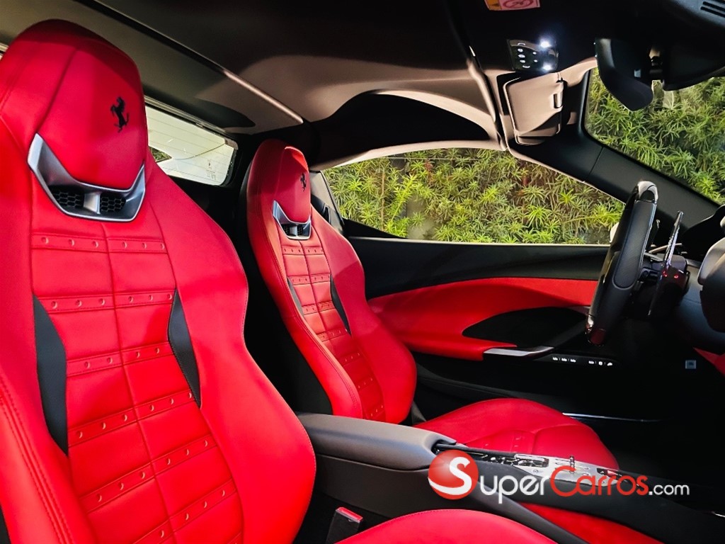 2024 Ferrari 296 GTS — foto 9 / 12