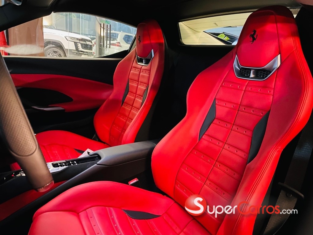 2024 Ferrari 296 GTS — foto 10 / 12