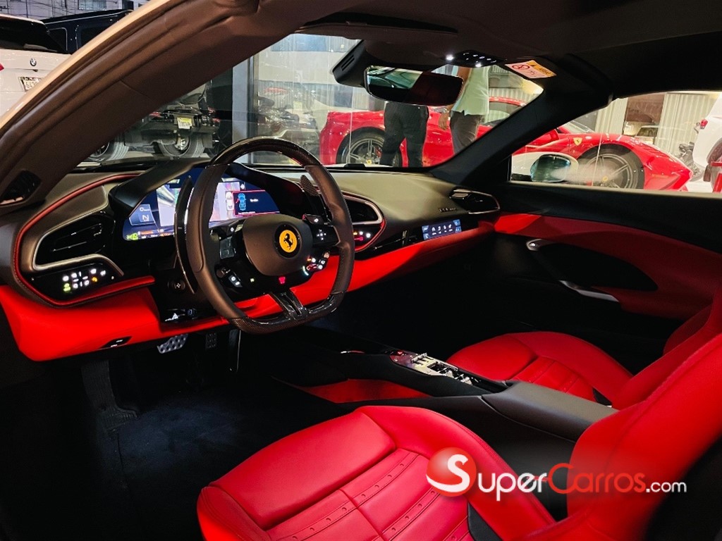2024 Ferrari 296 GTS — foto 11 / 12