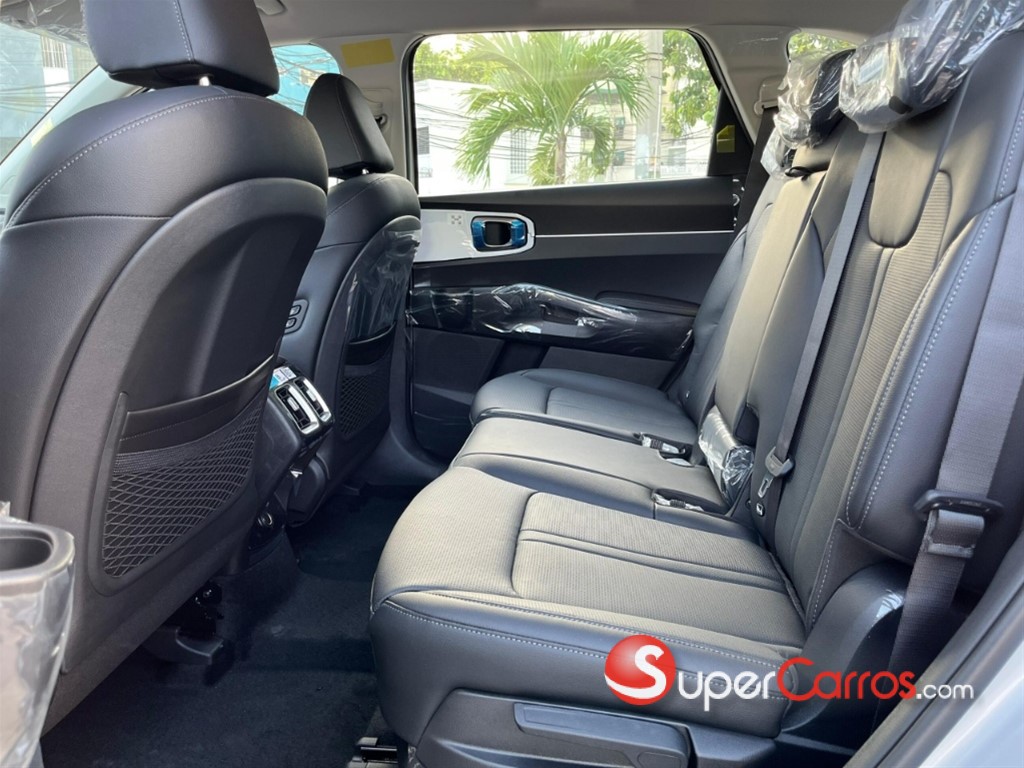 2027 Kia Sorento MQ4 Luxury — foto 8 / 12