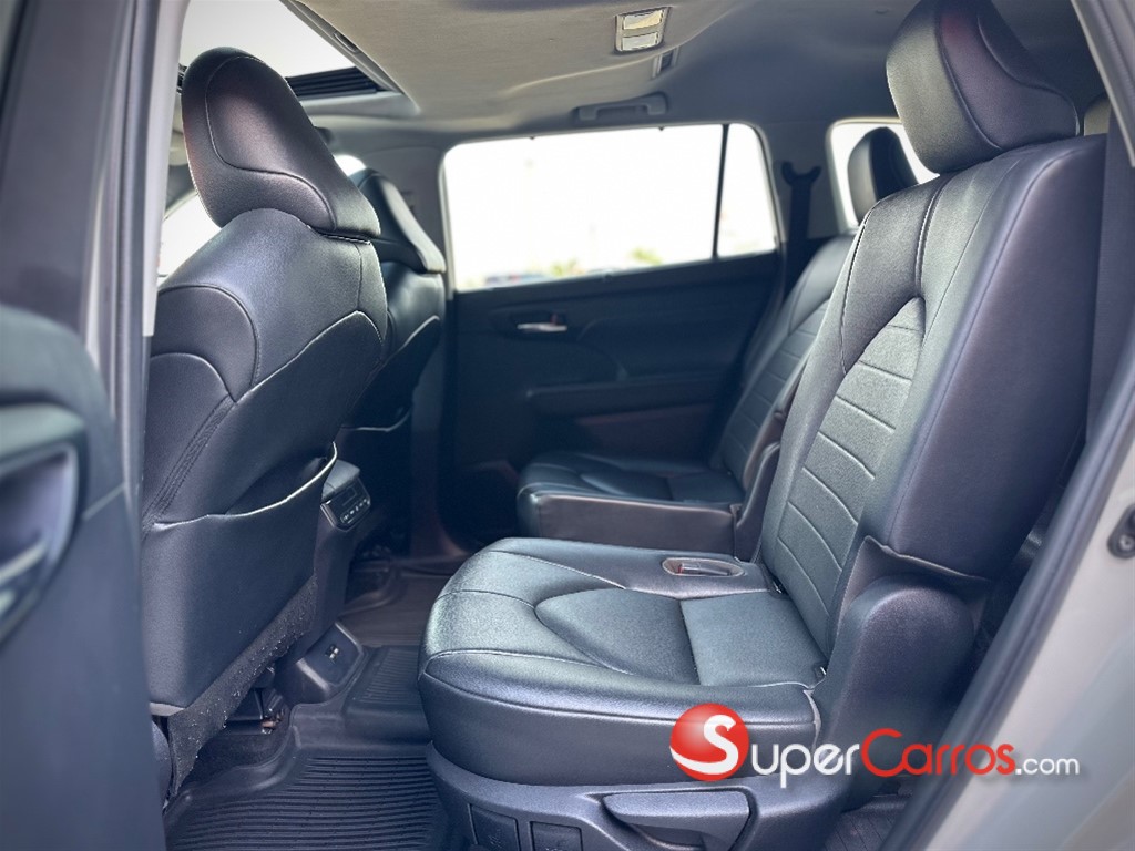 2020 Toyota Highlander XLE — foto 9 / 11