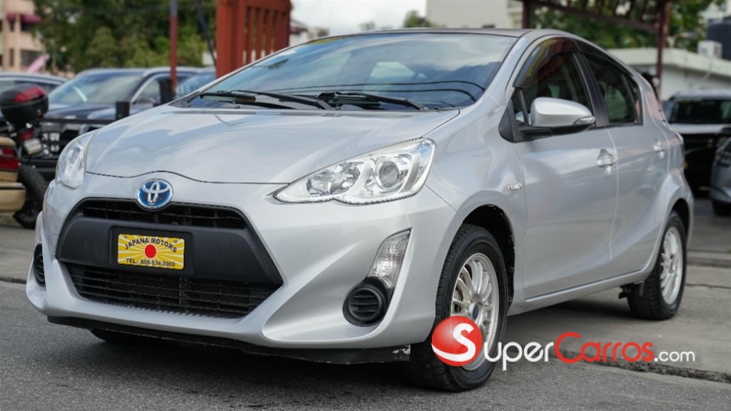 2017 Toyota Aqua Hibrido — foto 2 / 7