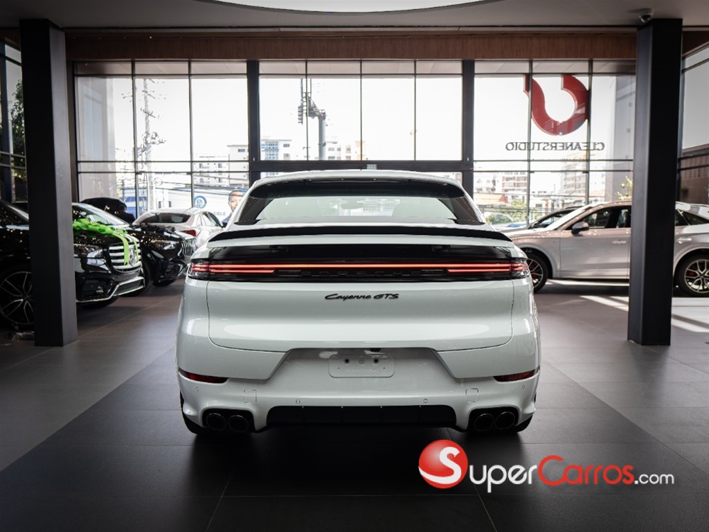 2025 Porsche Cayenne GTS — foto 4 / 12