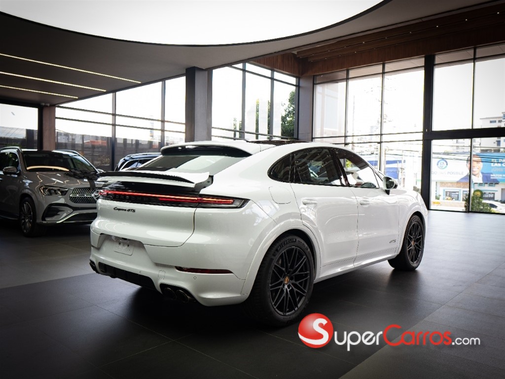 2025 Porsche Cayenne GTS — foto 5 / 12