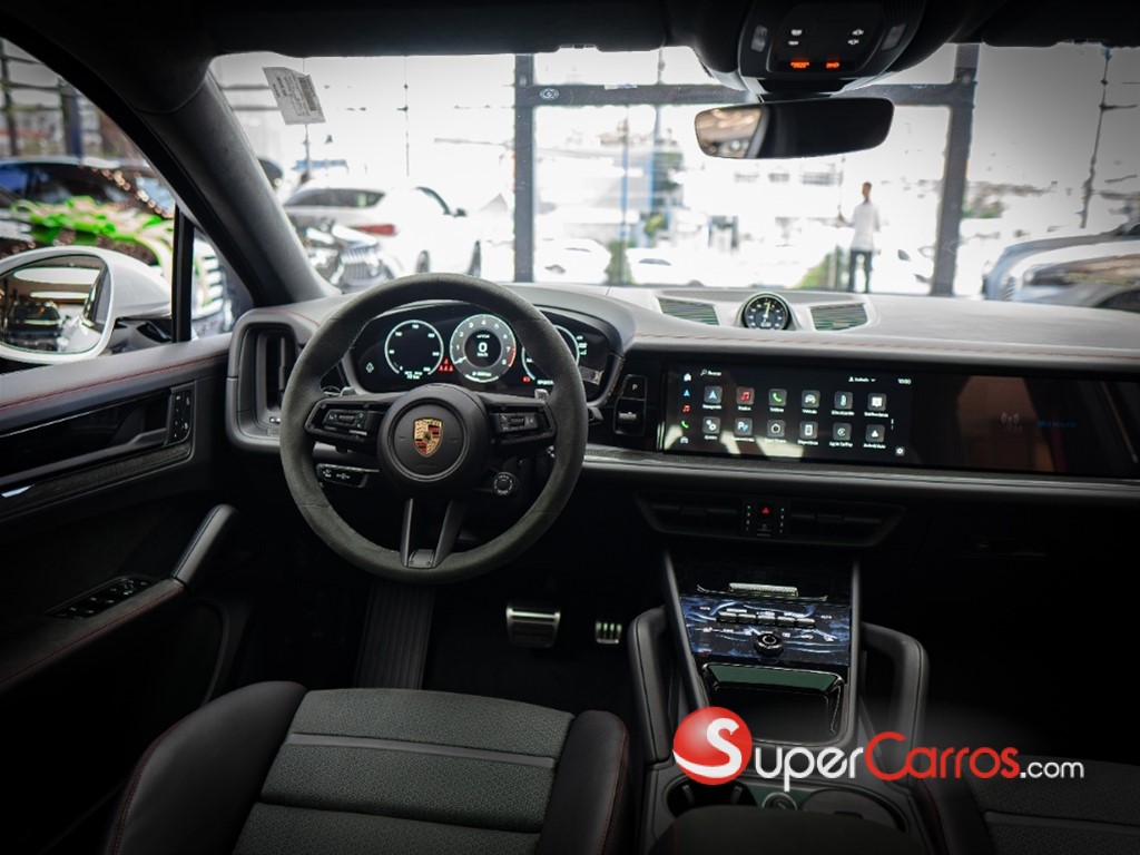 2025 Porsche Cayenne GTS — foto 11 / 12