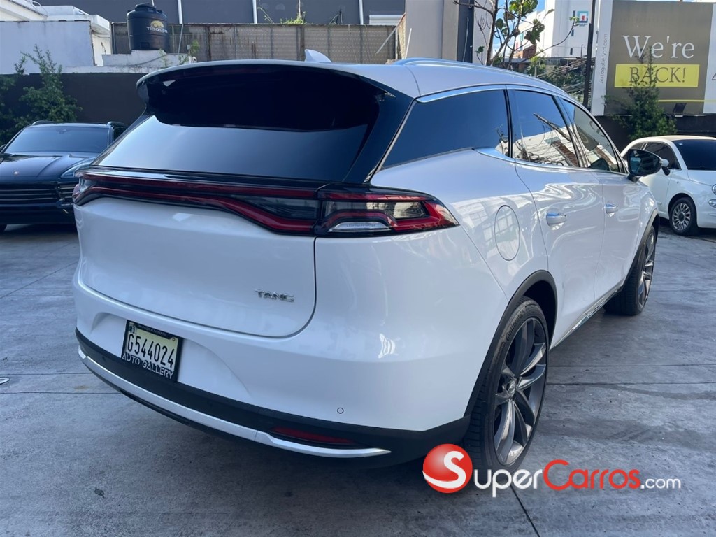 2022 BYD Tang — foto 5 / 11