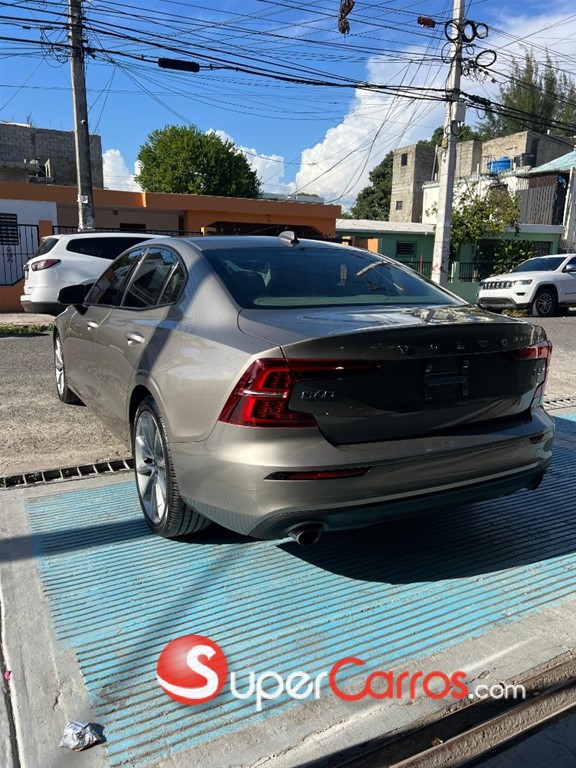 2020 Volvo S60 Inscription T5 — foto 8 / 12