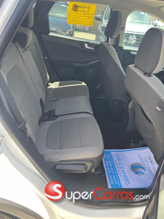 2020 Ford Escape SE — foto 8 / 12