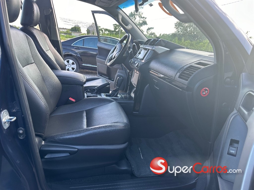 2015 Toyota Land Cruiser Prado TXL — foto 10 / 12