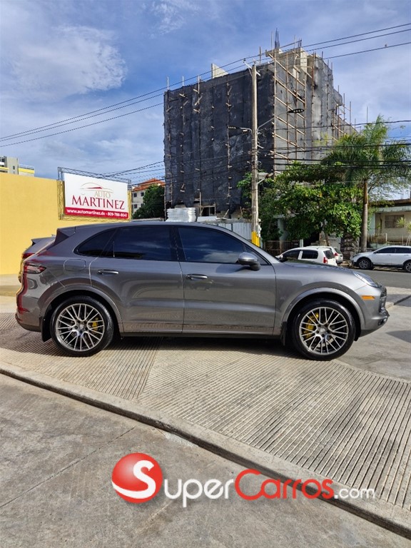 2020 Porsche Cayenne — foto 9 / 11