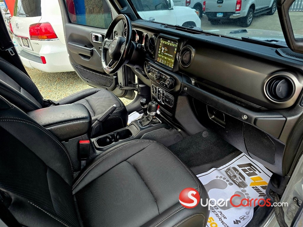 2022 Jeep Gladiator Willys — foto 11 / 12