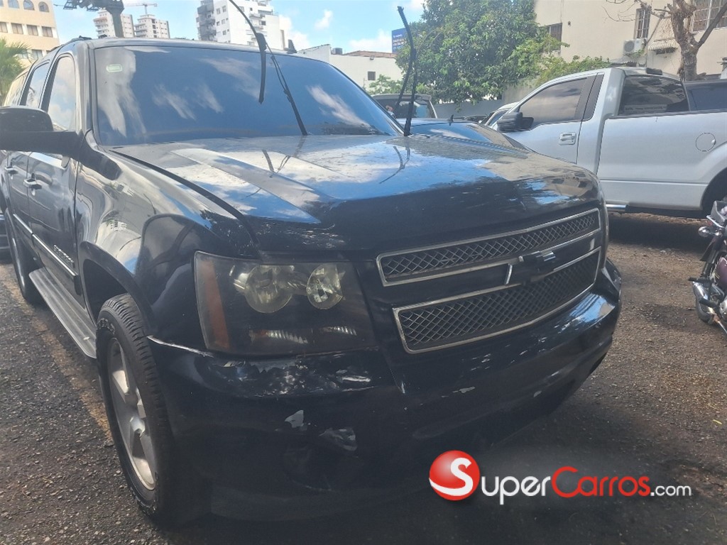 2011 Chevrolet Suburban — foto 2 / 6