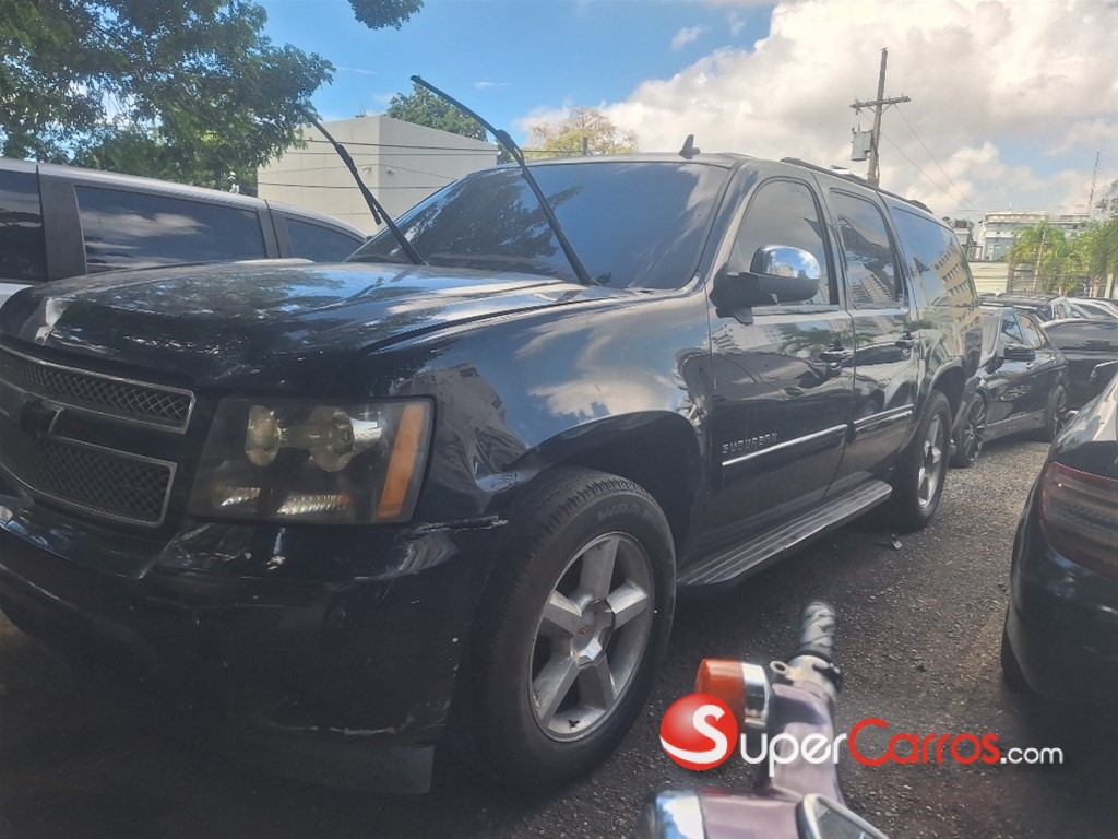2011 Chevrolet Suburban — foto 3 / 6