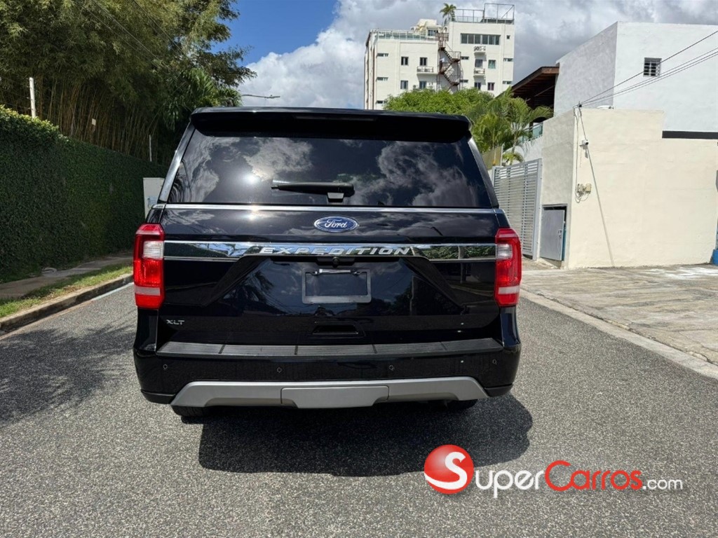 2019 Ford Expedition XLT — foto 3 / 10