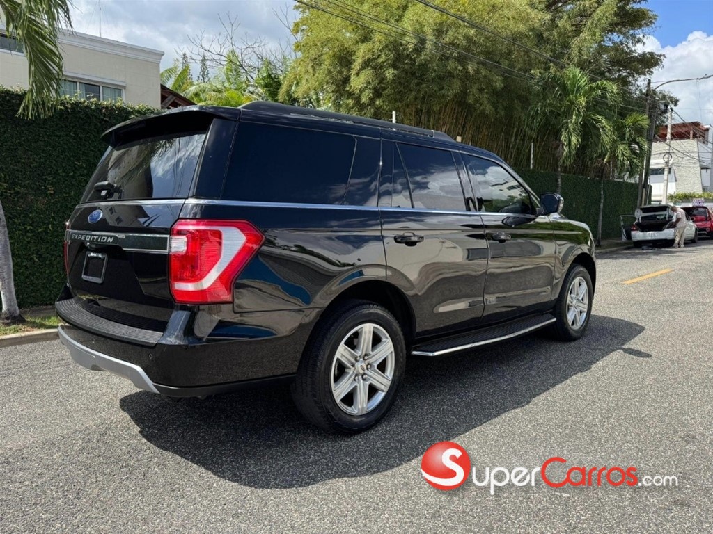 2019 Ford Expedition XLT — foto 4 / 10