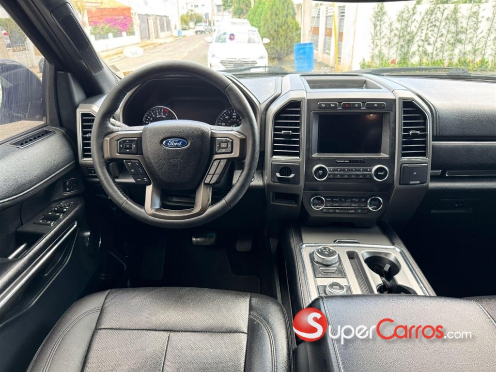 2019 Ford Expedition XLT — foto 9 / 10