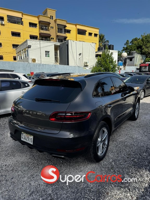 2016 Porsche Macan — foto 5 / 12