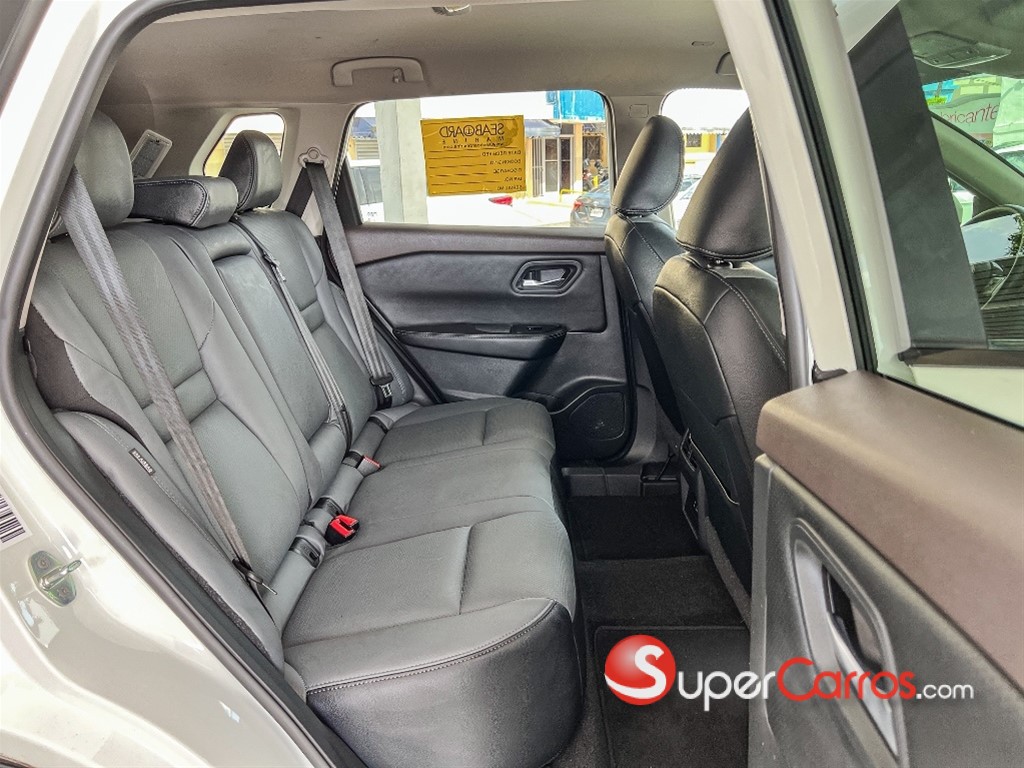 2023 Nissan Rogue SV — foto 7 / 11