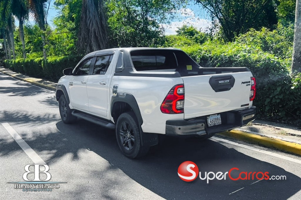 2021 Toyota Hilux Revo Adventure — foto 2 / 11