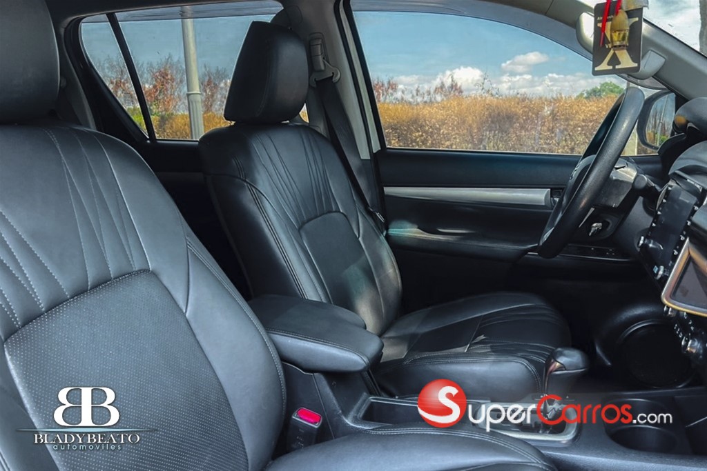 2021 Toyota Hilux Revo Adventure — foto 6 / 11