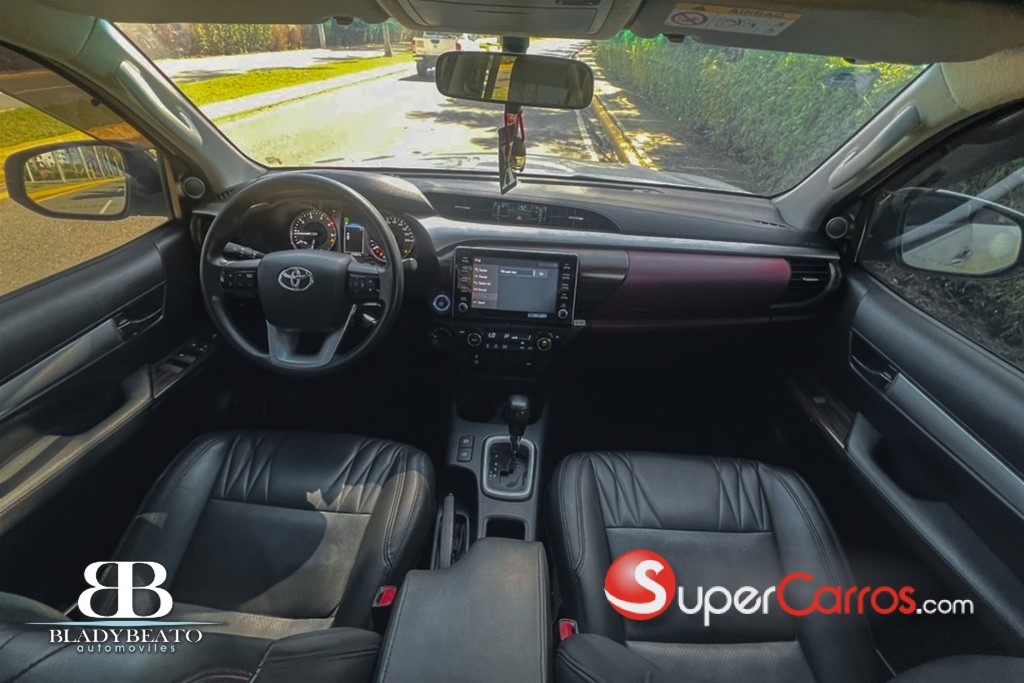 2021 Toyota Hilux Revo Adventure — foto 8 / 11