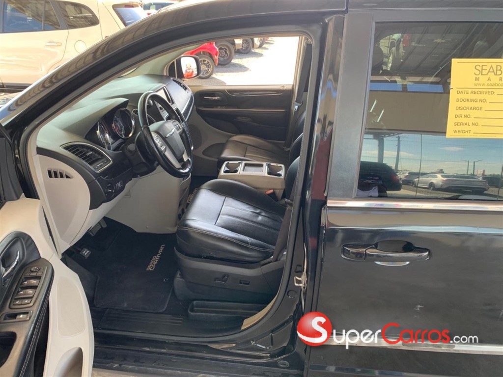 2016 Chrysler Town Country — foto 3 / 11