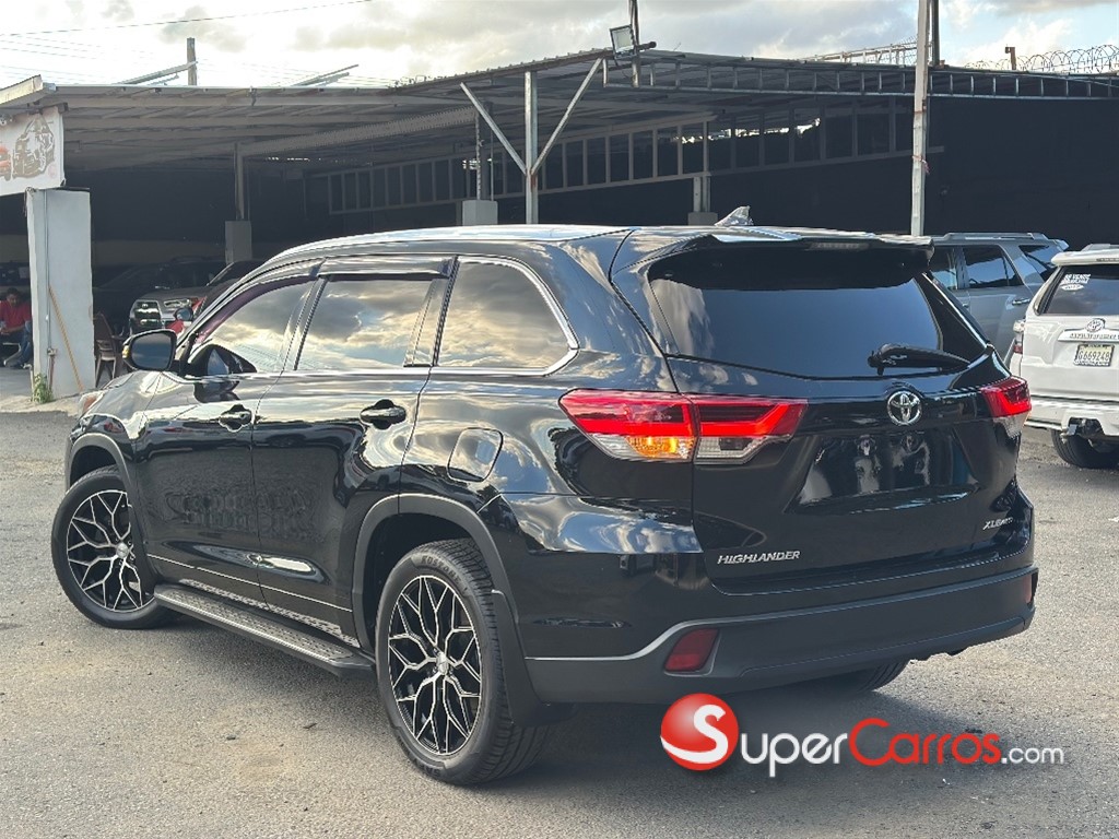 2017 Toyota Highlander XLE — foto 4 / 12