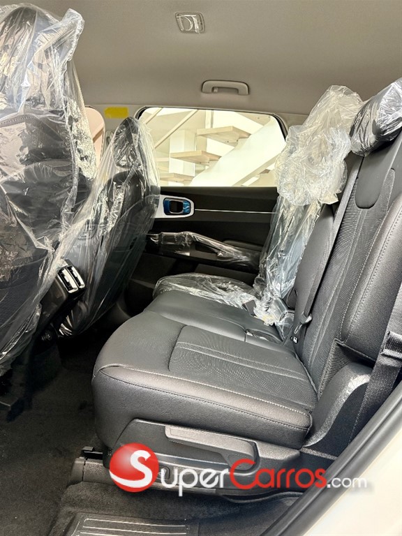 2027 Kia Sorento Luxury — foto 12 / 12