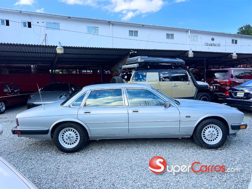 1988 Jaguar XJ6 — foto 10 / 12