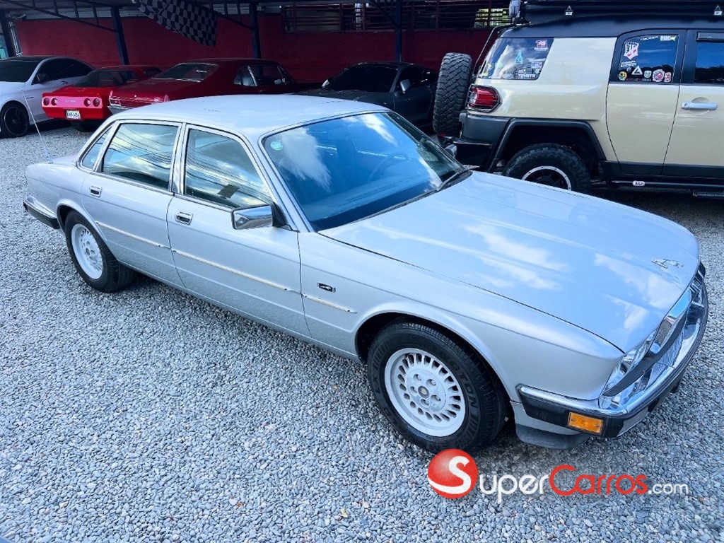 1988 Jaguar XJ6 — foto 11 / 12