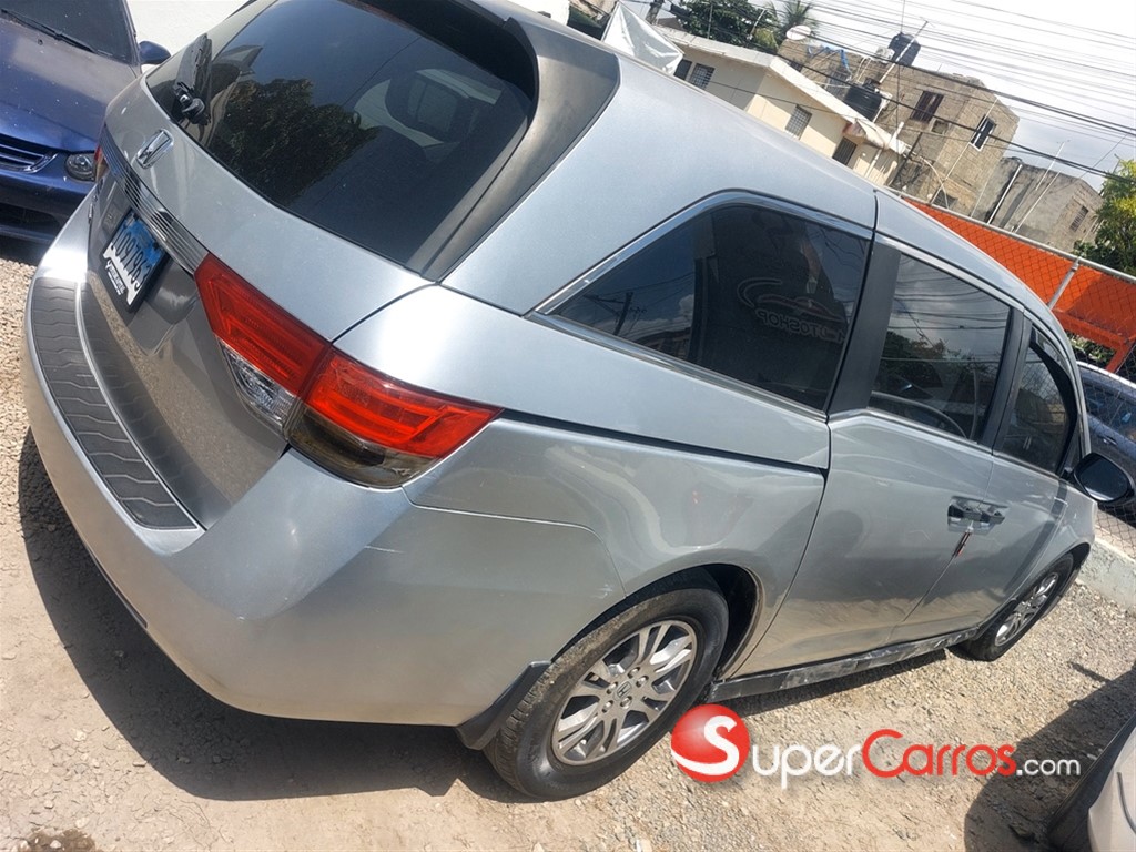 2015 Honda Odyssey EX — foto 6 / 10