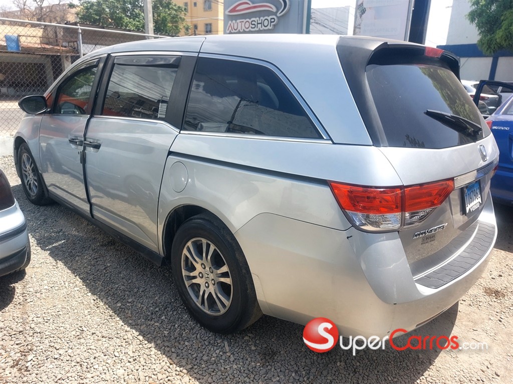 2015 Honda Odyssey EX — foto 8 / 10