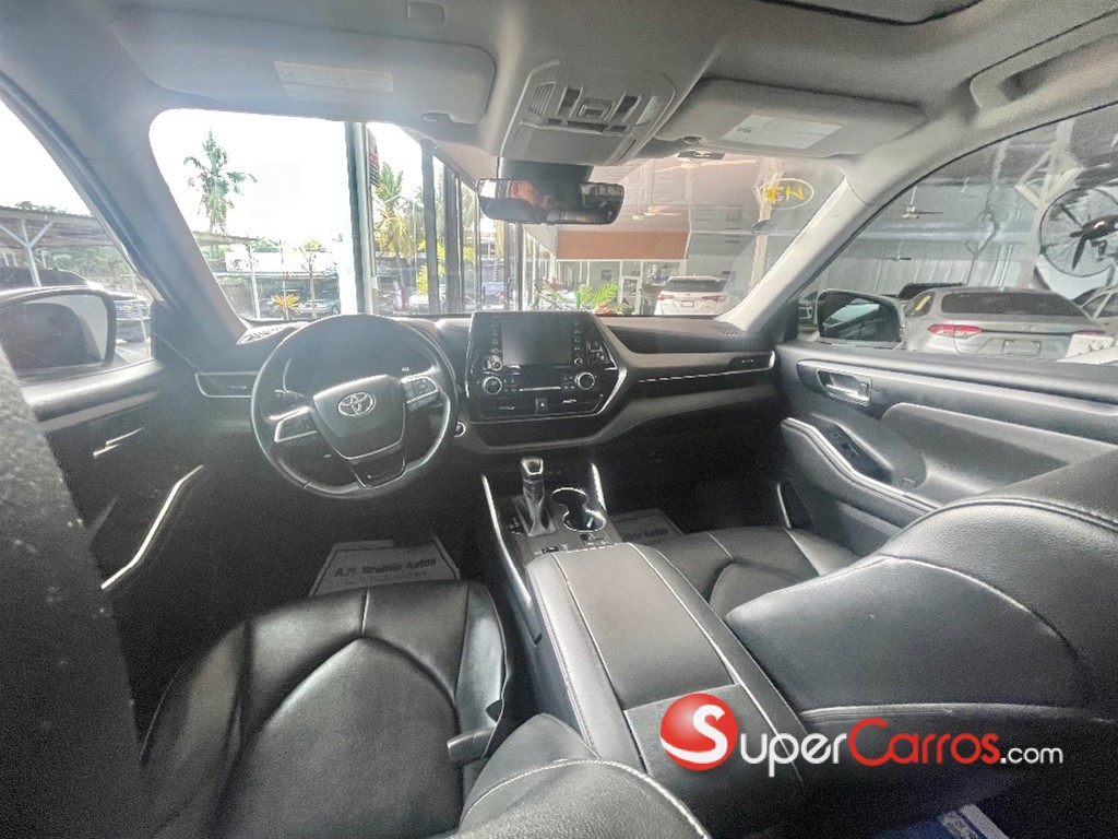 2020 Toyota Highlander XLE — foto 4 / 10