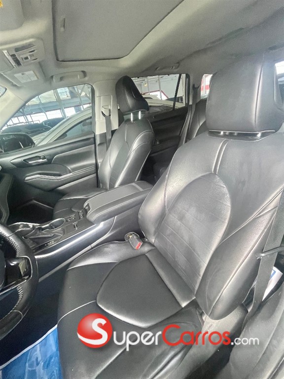 2020 Toyota Highlander XLE — foto 6 / 10