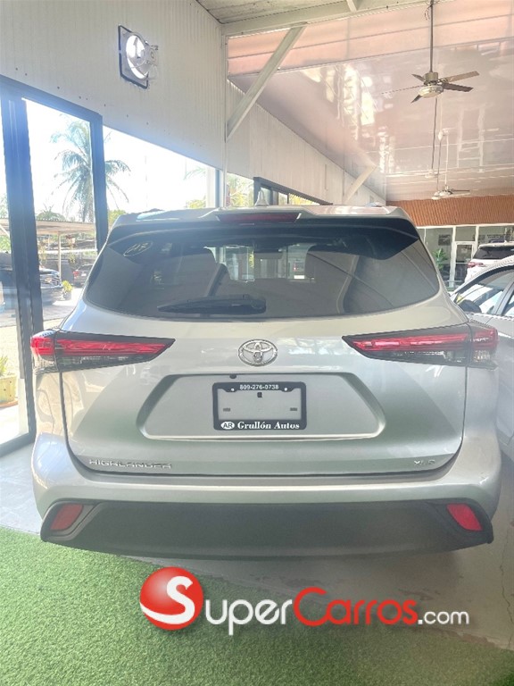 2020 Toyota Highlander XLE — foto 9 / 10